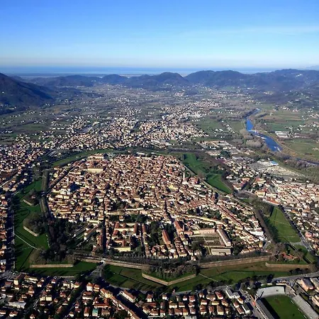 Apartamento Charme Con Parcheggio Lucca